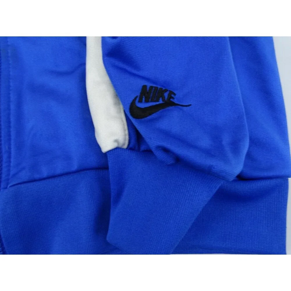 Nike some faint